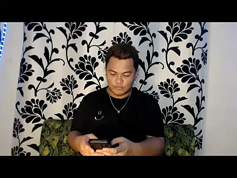 Snapshot of Gayasianzowe chatting on 1, 10, 2025 Gayasianzowe online show from 1, 10, 2025