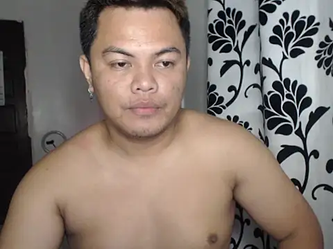 Snapshot of Gayasianzowe chatting on 8, 10, 2025 Gayasianzowe online show from 8, 10, 2025