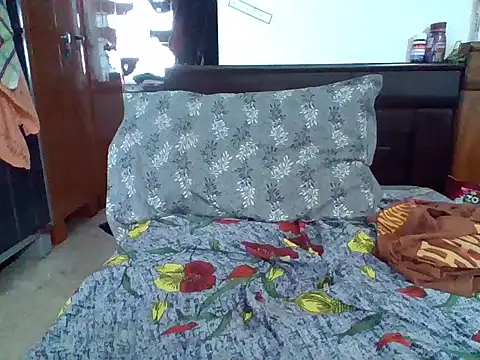 Snapshot of vikranthLong chatting on 17, 9, 2025 vikranthLong online show from 17, 9, 2025