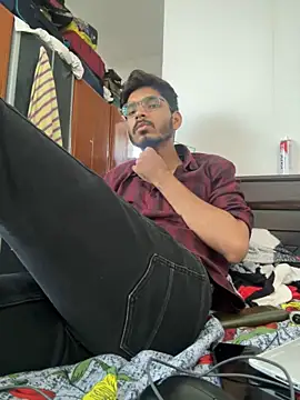 Snapshot of vikranthLong chatting on 10, 10, 2025 vikranthLong online show from 10, 10, 2025