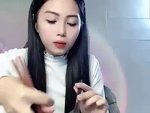 Lyly4757 online show from 19, 11, 2025