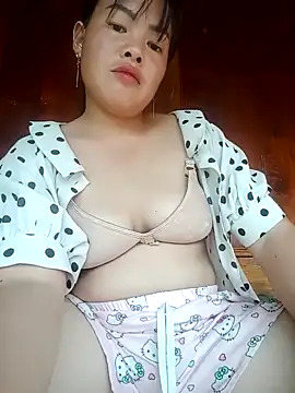 Snapshot of emilyzz chatting on 13, 10, 2025 emilyzz online show from 13, 10, 2025