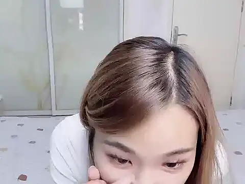 Snapshot of W-Sunflower chatting on 27, 10, 2025 W-Sunflower online show from 27, 10, 2025