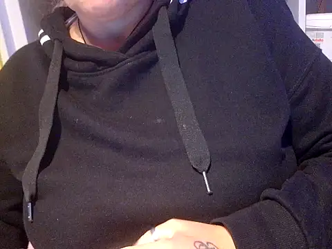 Milf Lady Frankfurt online show from 28, 9, 2025