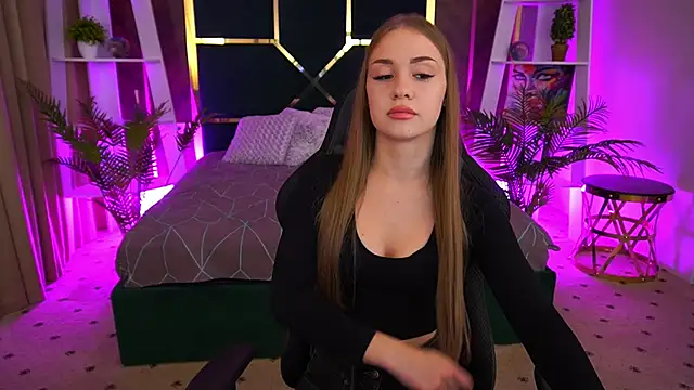 Snapshot of SweetAngellic chatting on 25, 9, 2025 SweetAngellic online show from 25, 9, 2025