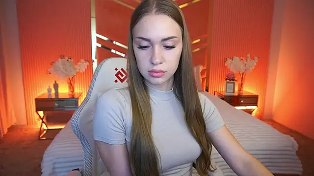 Snapshot of SweetAngellic chatting on 14, 10, 2025 SweetAngellic online show from 14, 10, 2025