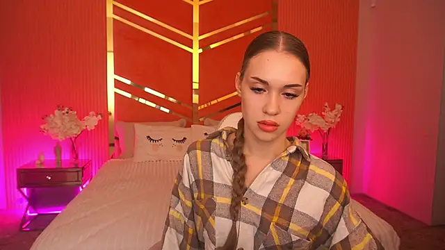 Snapshot of SweetAngellic chatting on 29, 10, 2025 SweetAngellic online show from 29, 10, 2025