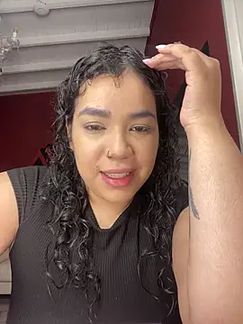 Snapshot of krisstenSantos chatting on 11, 10, 2025 krisstenSantos online show from 11, 10, 2025