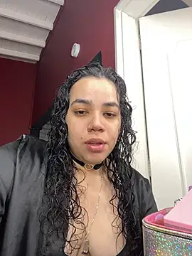 Snapshot of krisstenSantos chatting on 21, 10, 2025 krisstenSantos online show from 21, 10, 2025