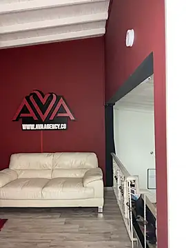 Snapshot of krisstenSantos chatting on 28, 10, 2025 krisstenSantos online show from 28, 10, 2025