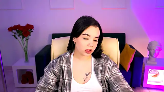 leslierowe  online show from 19, 9, 2025