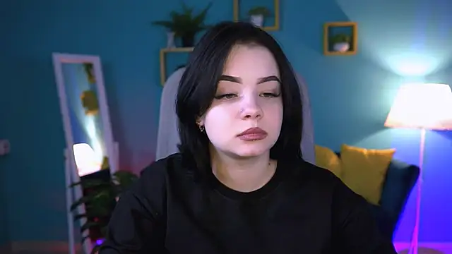 leslierowe  online show from 16, 10, 2025