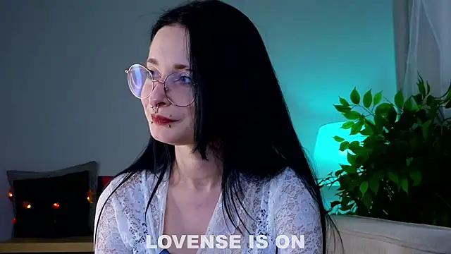 Snapshot of DarcyAspacio chatting on 8, 3, 2026 DarcyAspacio online show from 8, 3, 2026