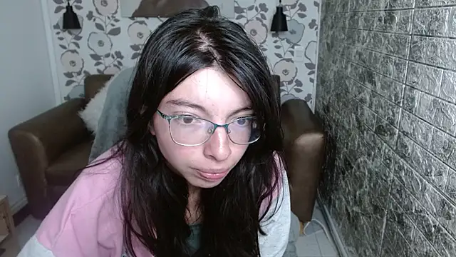 Snapshot of alllyson_ chatting on 29, 9, 2025 alllyson  online show from 29, 9, 2025