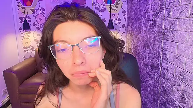 Snapshot of alllyson_ chatting on 1, 10, 2025 alllyson  online show from 1, 10, 2025