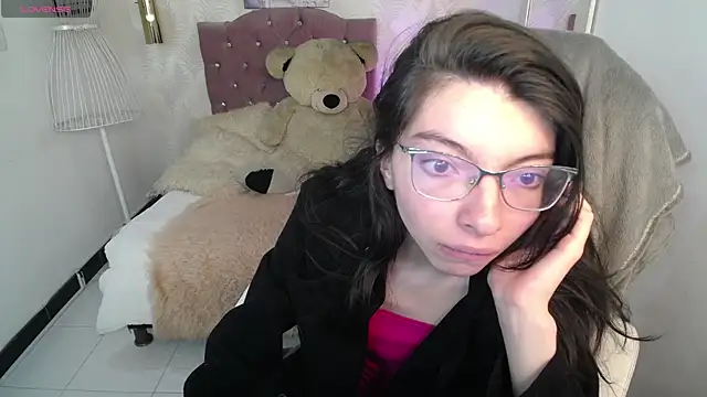 Snapshot of alllyson_ chatting on 4, 10, 2025 alllyson  online show from 4, 10, 2025