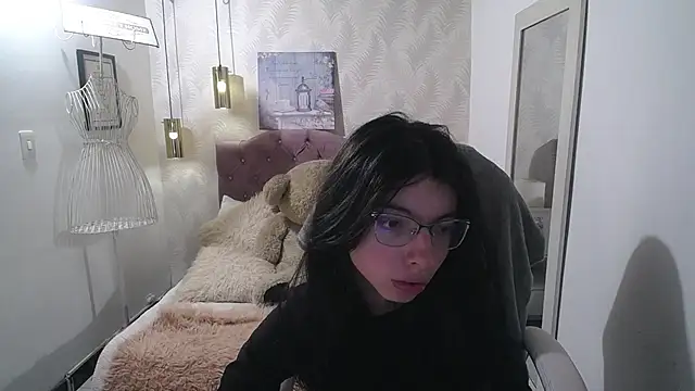 Snapshot of alllyson_ chatting on 7, 10, 2025 alllyson  online show from 7, 10, 2025