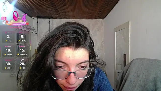 Snapshot of alllyson_ chatting on 15, 10, 2025 alllyson  online show from 15, 10, 2025