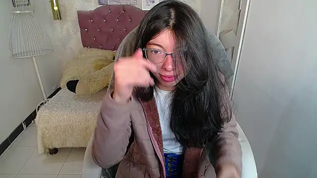 Snapshot of alllyson_ chatting on 21, 10, 2025 alllyson  online show from 21, 10, 2025