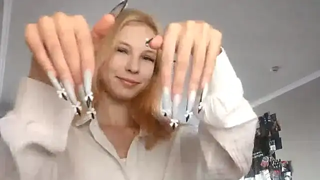 Snapshot of Fafa_Fluff chatting on 21, 9, 2025 Fafa Fluff online show from 21, 9, 2025