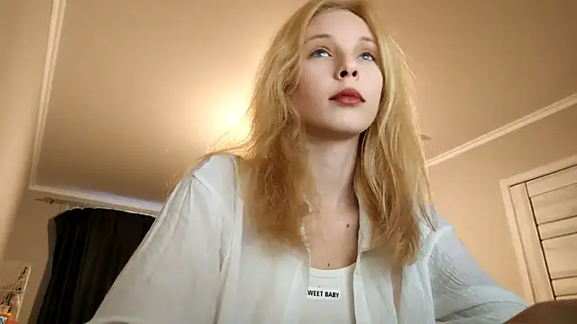 Snapshot of Fafa_Fluff chatting on 28, 9, 2025 Fafa Fluff online show from 28, 9, 2025