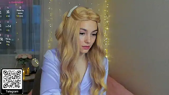 Snapshot of KristenHarrington chatting on 20, 12, 2025 KristenHarrington online show from 20, 12, 2025