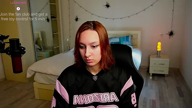 Snapshot of LilyannRosse chatting on 25, 10, 2025 LilyannRosse online show from 25, 10, 2025