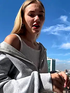 Snapshot of MilaMoone chatting on 1, 10, 2025 MilaMoone online show from 1, 10, 2025