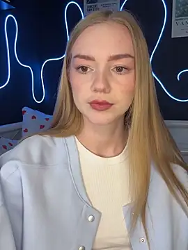 Snapshot of MilaMoone chatting on 16, 10, 2025 MilaMoone online show from 16, 10, 2025