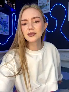 Snapshot of MilaMoone chatting on 20, 10, 2025 MilaMoone online show from 20, 10, 2025