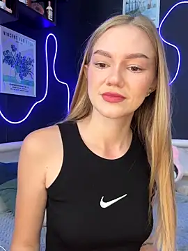 Snapshot of MilaMoone chatting on 29, 10, 2025 MilaMoone online show from 29, 10, 2025