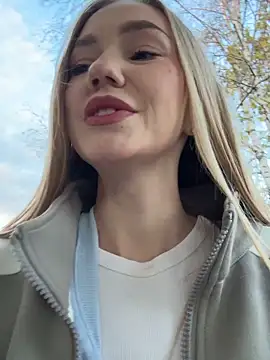 Snapshot of MilaMoone chatting on 31, 10, 2025 MilaMoone online show from 31, 10, 2025