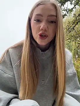 MilaMoone online show from 9, 11, 2025