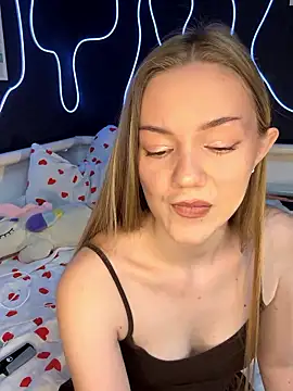 MilaMoone online show from 12, 1, 2026