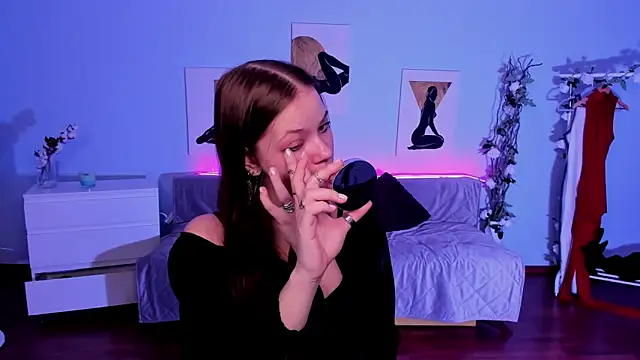 Snapshot of BetsyKiss chatting on 7, 4, 2026 BetsyKiss online show from 7, 4, 2026