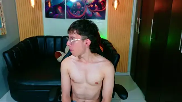 Snapshot of Dominic_Carmine chatting on 8, 10, 2025 Dominic Carmine online show from 8, 10, 2025