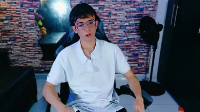 Snapshot of Dominic_Carmine chatting on 11, 10, 2025 Dominic Carmine online show from 11, 10, 2025