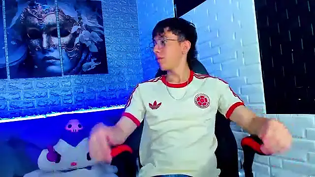 Snapshot of Dominic_Carmine chatting on 12, 10, 2025 Dominic Carmine online show from 12, 10, 2025