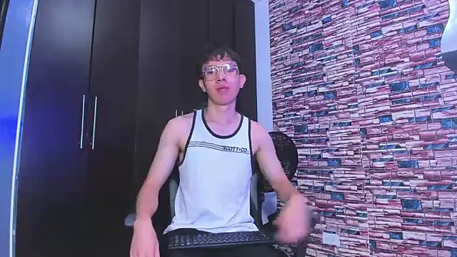 Snapshot of Dominic_Carmine chatting on 19, 10, 2025 Dominic Carmine online show from 19, 10, 2025