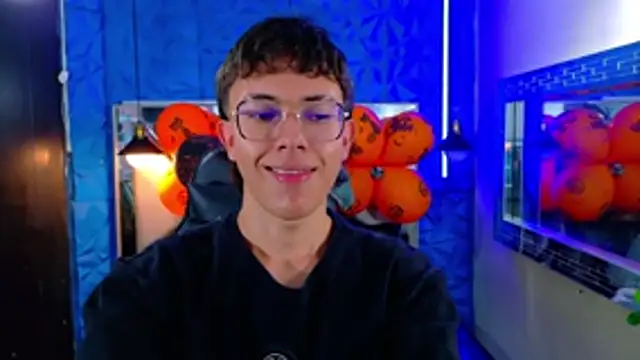 Snapshot of Dominic_Carmine chatting on 23, 10, 2025 Dominic Carmine online show from 23, 10, 2025