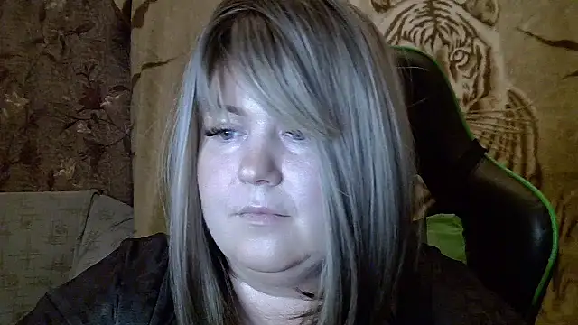 Snapshot of YuliiaSan chatting on 2, 10, 2025 YuliiaSan online show from 2, 10, 2025