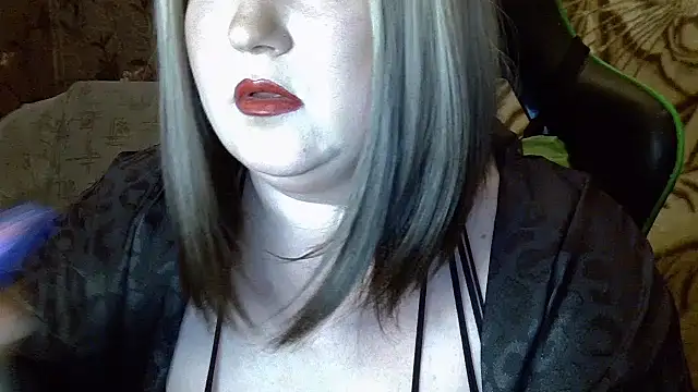 Snapshot of YuliiaSan chatting on 5, 10, 2025 YuliiaSan online show from 5, 10, 2025