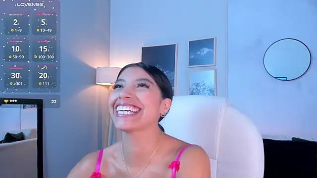 Snapshot of Tiffany_Low chatting on 3, 12, 2025 Tiffany Low online show from 3, 12, 2025