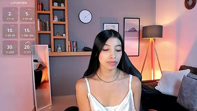 Tiffany Low online show from 5, 4, 2026