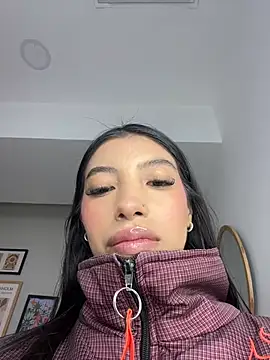 Tiffany Low online show from 21, 5, 2026