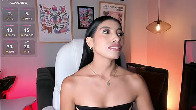 Tiffany Low online show from 22, 5, 2026