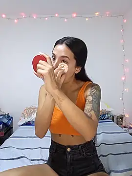 Snapshot of MiQeilaSweet chatting on 11, 2, 2026 MiQeilaSweet online show from 11, 2, 2026