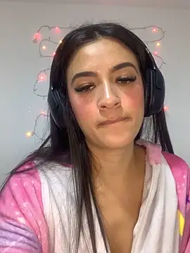 Snapshot of MiQeilaSweet chatting on 23, 2, 2026 MiQeilaSweet online show from 23, 2, 2026