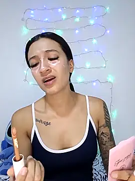 Snapshot of MiQeilaSweet chatting on 24, 2, 2026 MiQeilaSweet online show from 24, 2, 2026