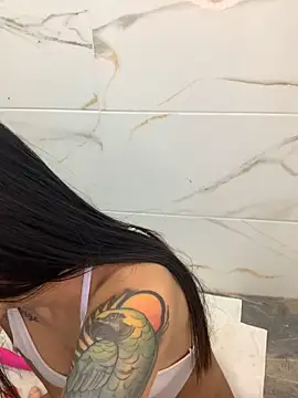 Snapshot of MiQeilaSweet chatting on 13, 3, 2026 MiQeilaSweet online show from 13, 3, 2026